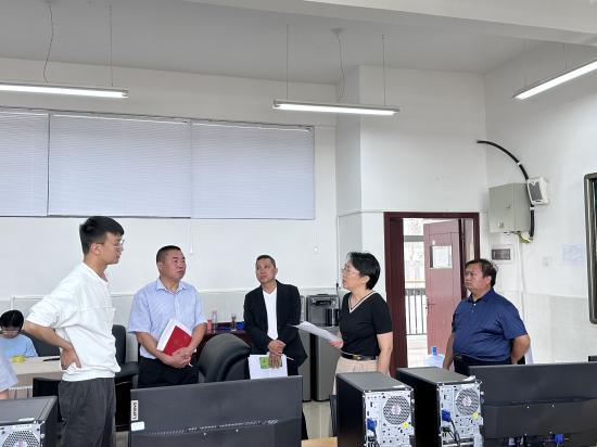 學院領導深入各部門檢查開學前準備工作